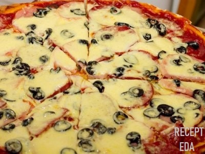 Рецепт пиццы с колбасой