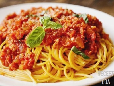 спагетти с грибами в томатном соусе