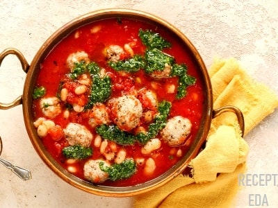 томатный суп с фрикадельками и фасолью