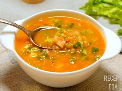 томатный суп с курицей и кабачком