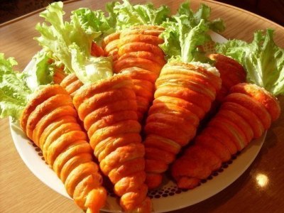 Салат в слоеных трубочках, закуска морковки